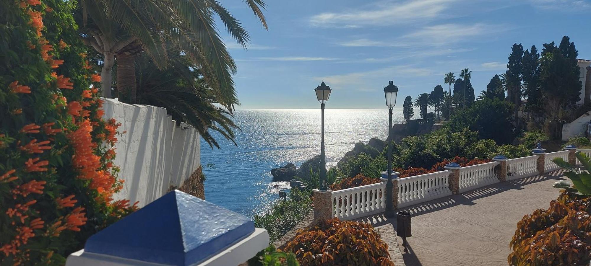 Appartement Spectacular Sea Views, 2 Bed,2 Bath à Nerja Extérieur photo